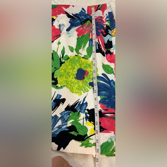 Ann Taylor White and Green Pencil Skirt Knee-Length Resort Wear 🌴🌺 - Picture 8 of 11